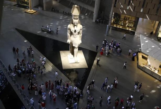 رقم ضخم في وقت قياسي.. كم عدد زوار المتحف المصري الكبير حتى الآن؟