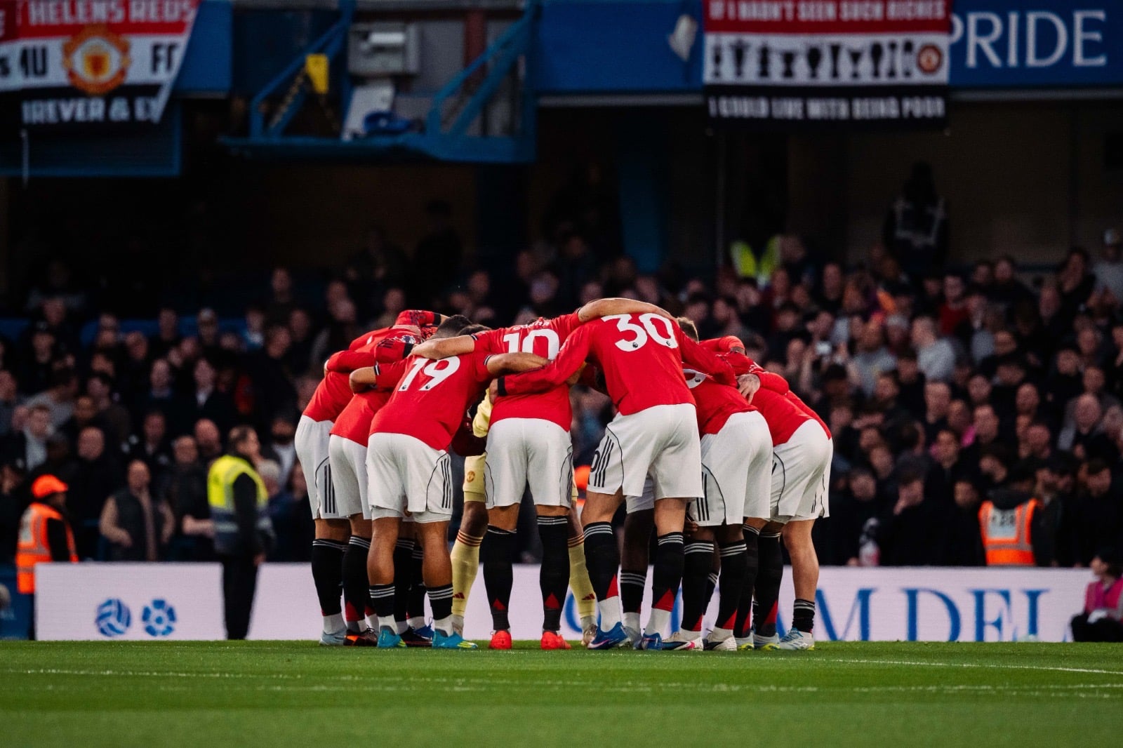 الصورة من الحساب الرسمي لمانشستر يونايتد - @ManUtd