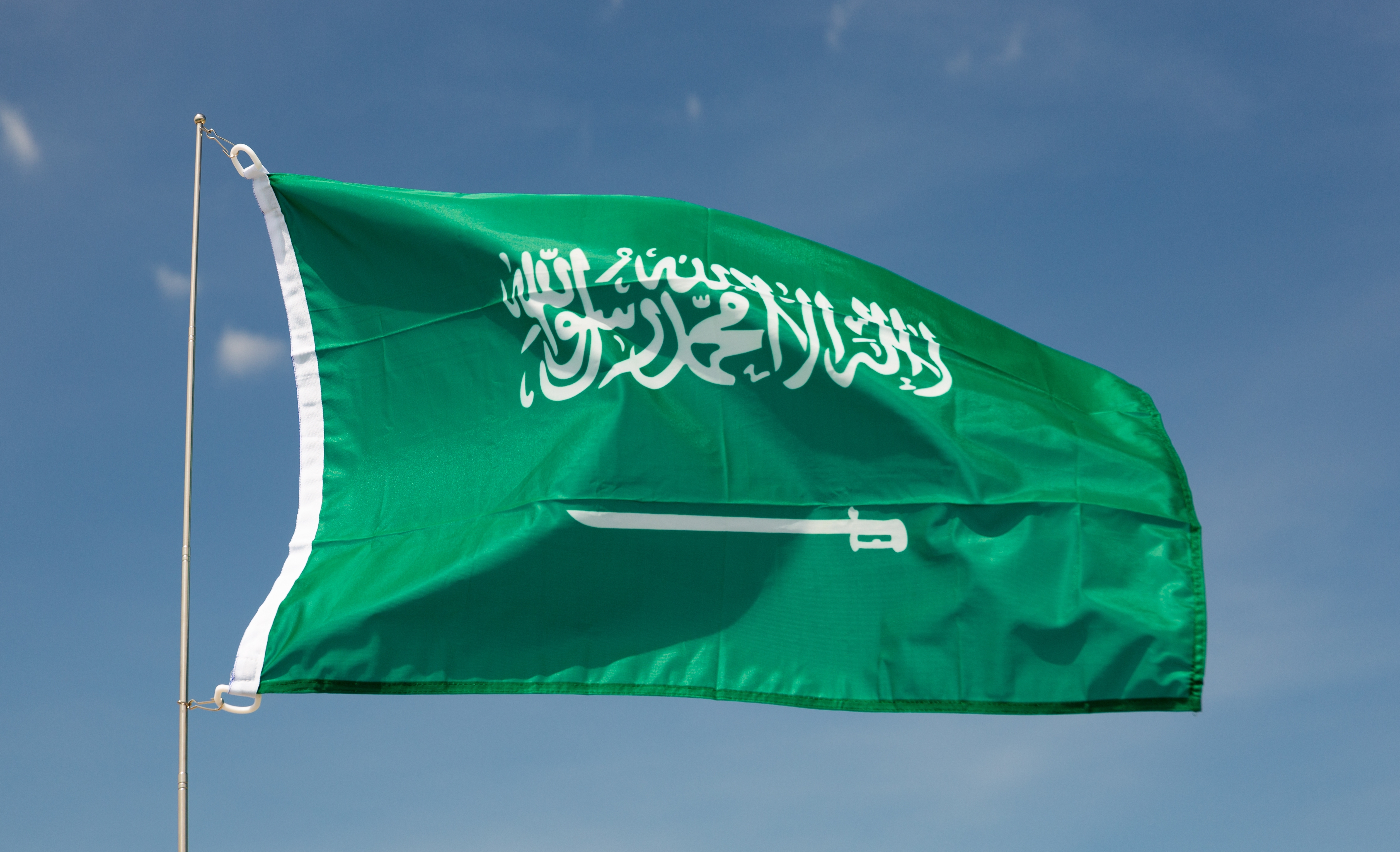 السعودية ترسل ملياري دولار إلى باكستان.. ما علاقة الإمارات؟