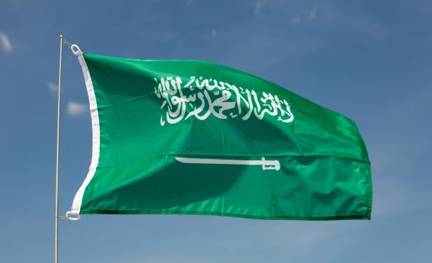 السعودية ترسل ملياري دولار إلى باكستان.. ما علاقة الإمارات؟