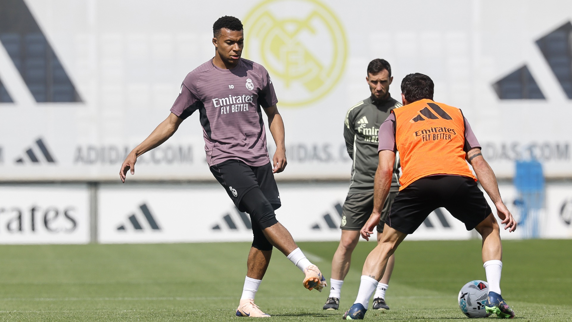 كيليان مبابي، الصورة من الحساب الرسمي لريال مدريد- @realmadrid