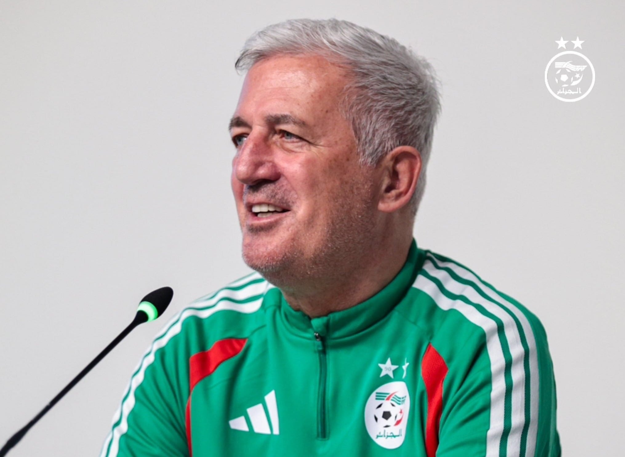 فلاديمير بيتكوفيتش، الصورة من الحساب الرسمي لمنتخب الجزائر- @LesVerts