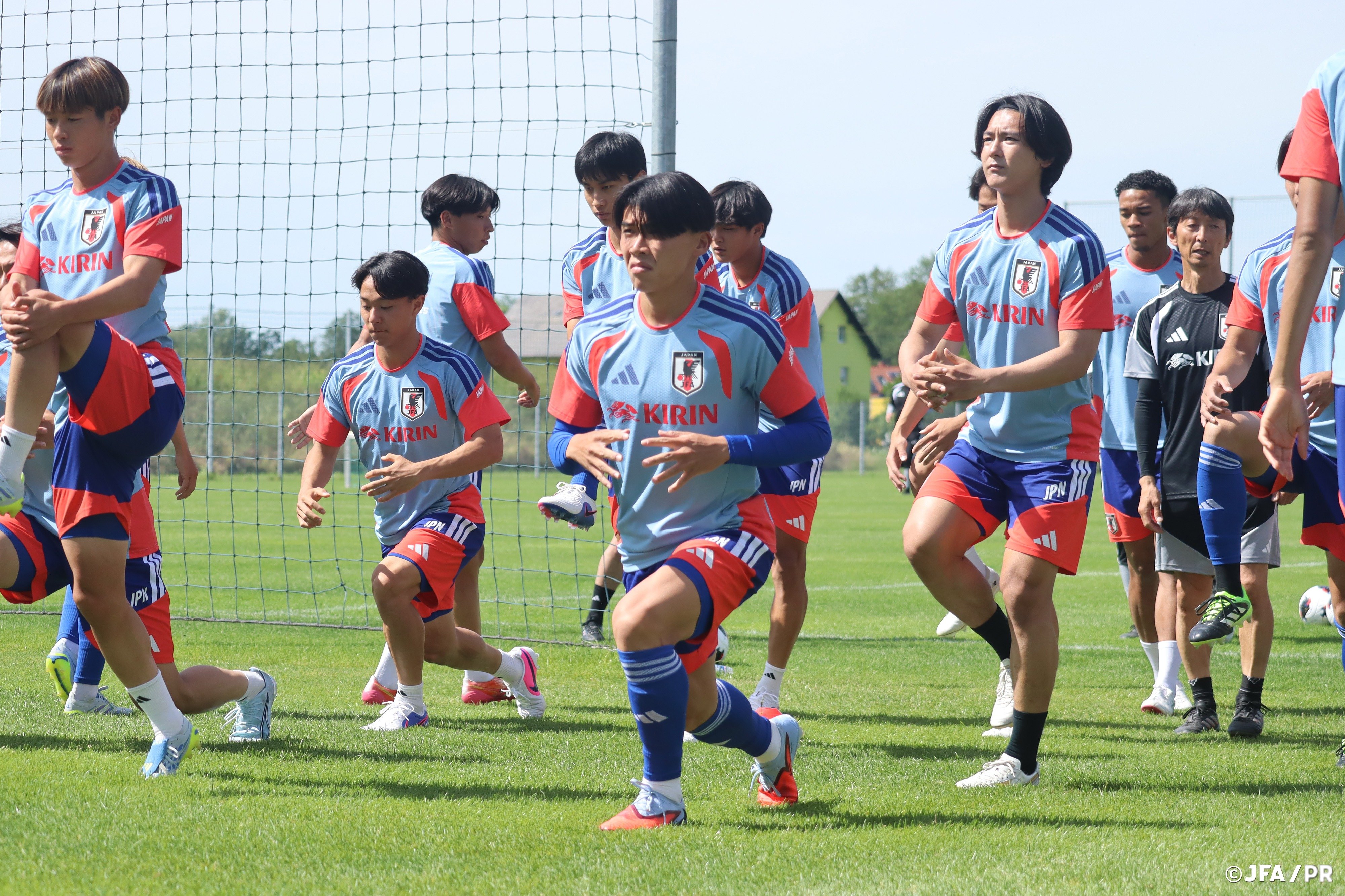 الصورة من الحساب الرسمي لمنتخب اليابان- @jfa_samuraiblue