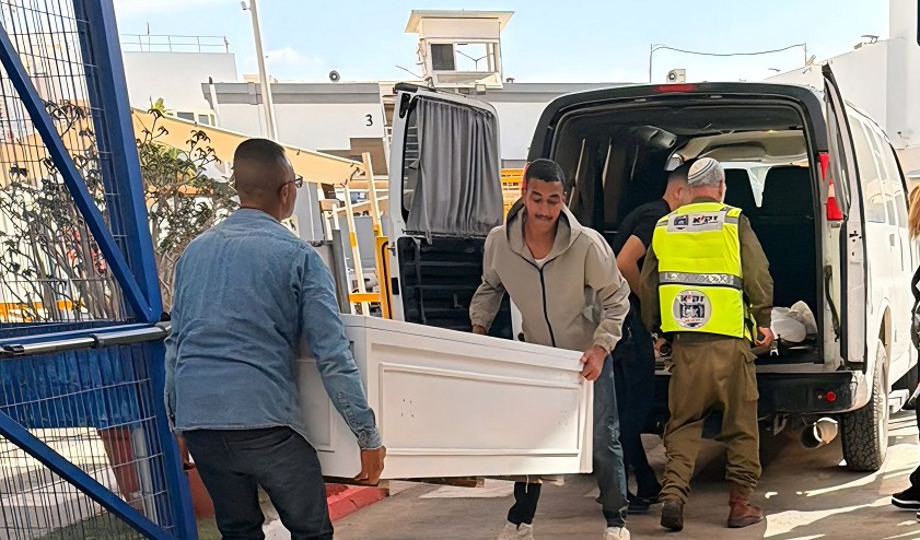 خلال نقل الطفلة من شرم الشيخ الى اسرائيل - تصوير زاكا
