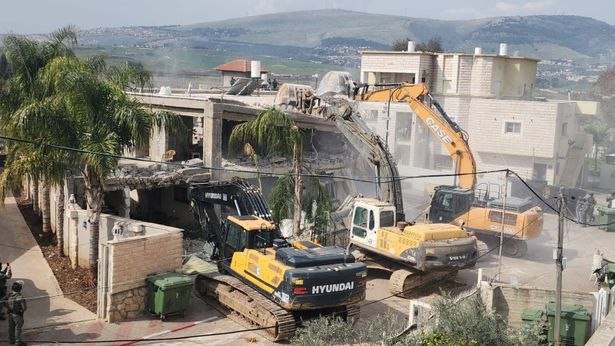 صورة أرشيفية للهدم من قرية طوبا الزنغرية- الشرطة الإسرائيلية
