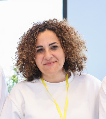 خلود ابو أحمد
