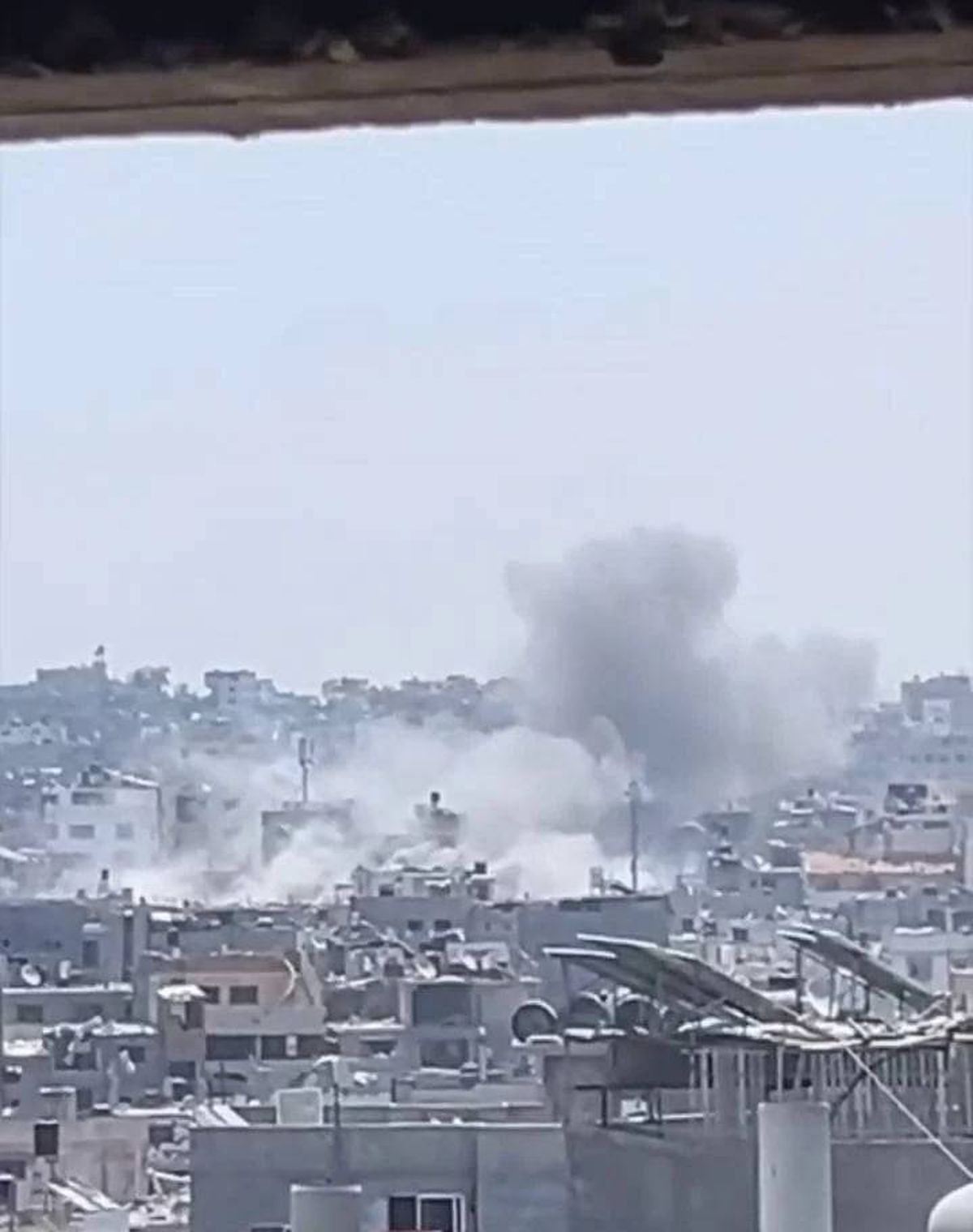 من استهداف الشجاعية،  تصوير - شهود عيان 