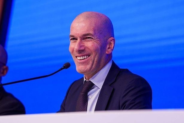 زين الدين زيدان، مدرب منتخب فرنسا، الصورة من الحساب الرسمي لمنتخب فرنسا على منصة إكس- @equipedefrance
