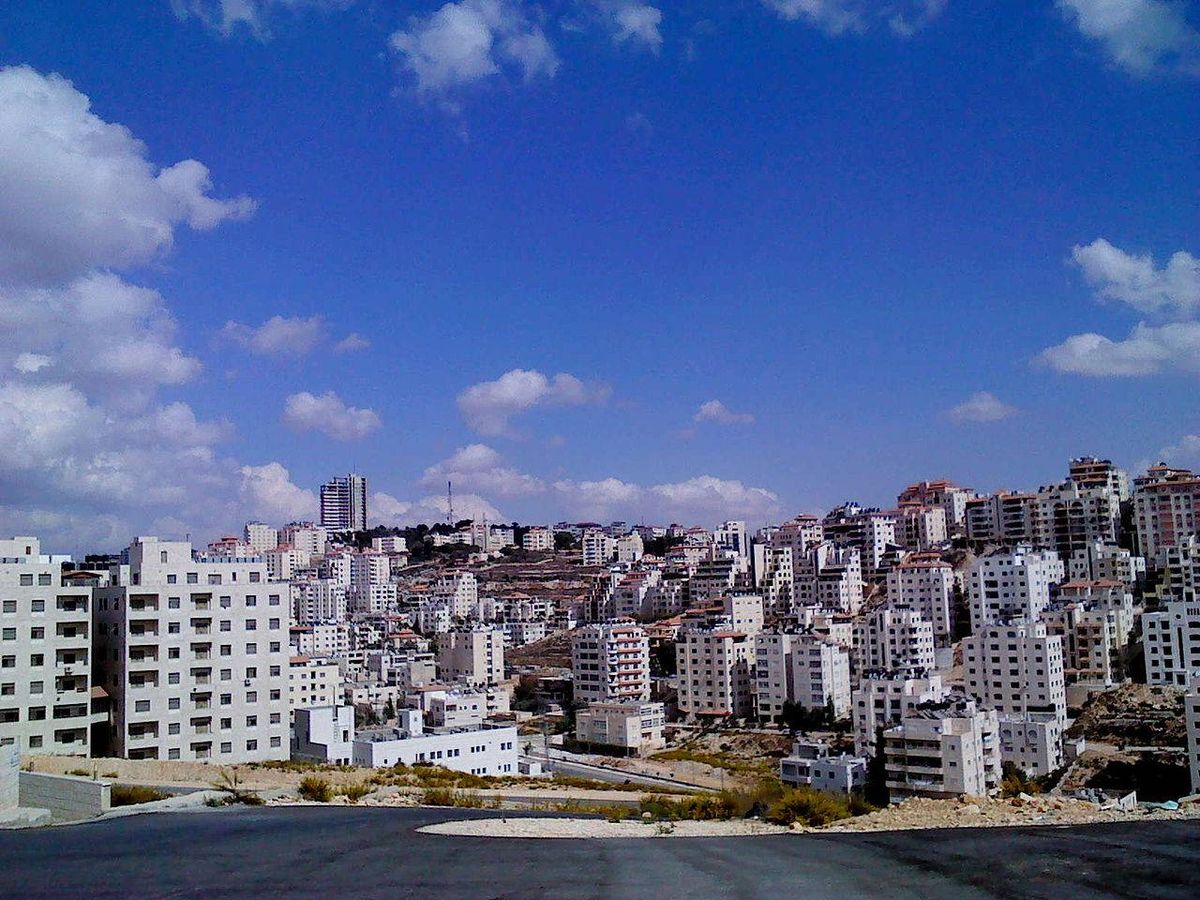 مشهد مسيرات المسلحين في رام الله.. مشهد جديد