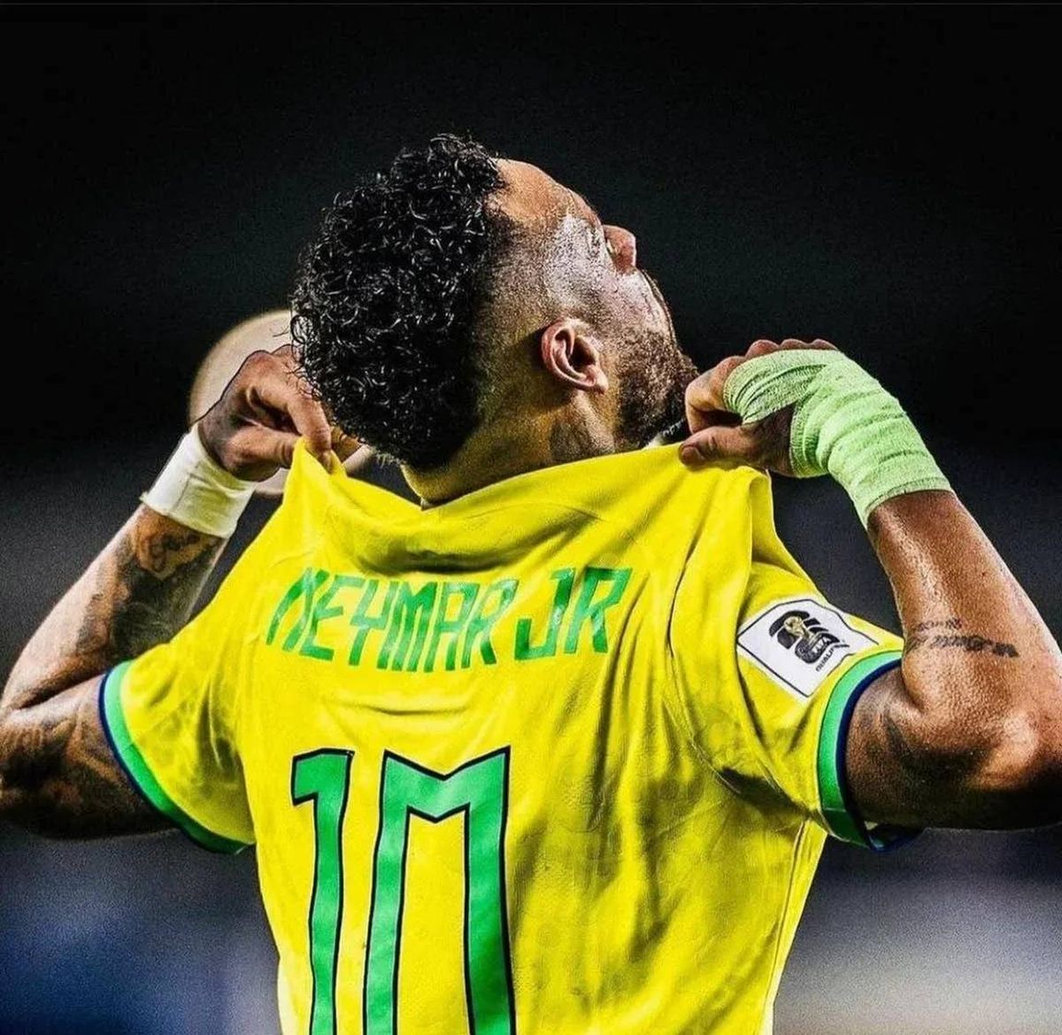 الصورة من الحساب الشخصي لنيمار- Neymar Jr.﻿

