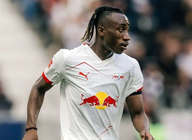 يان ديوماندي، الصورة من الحساب الرسمي لنادي آر بي لايبزيغ  على منصة إكس- @RBLeipzig
