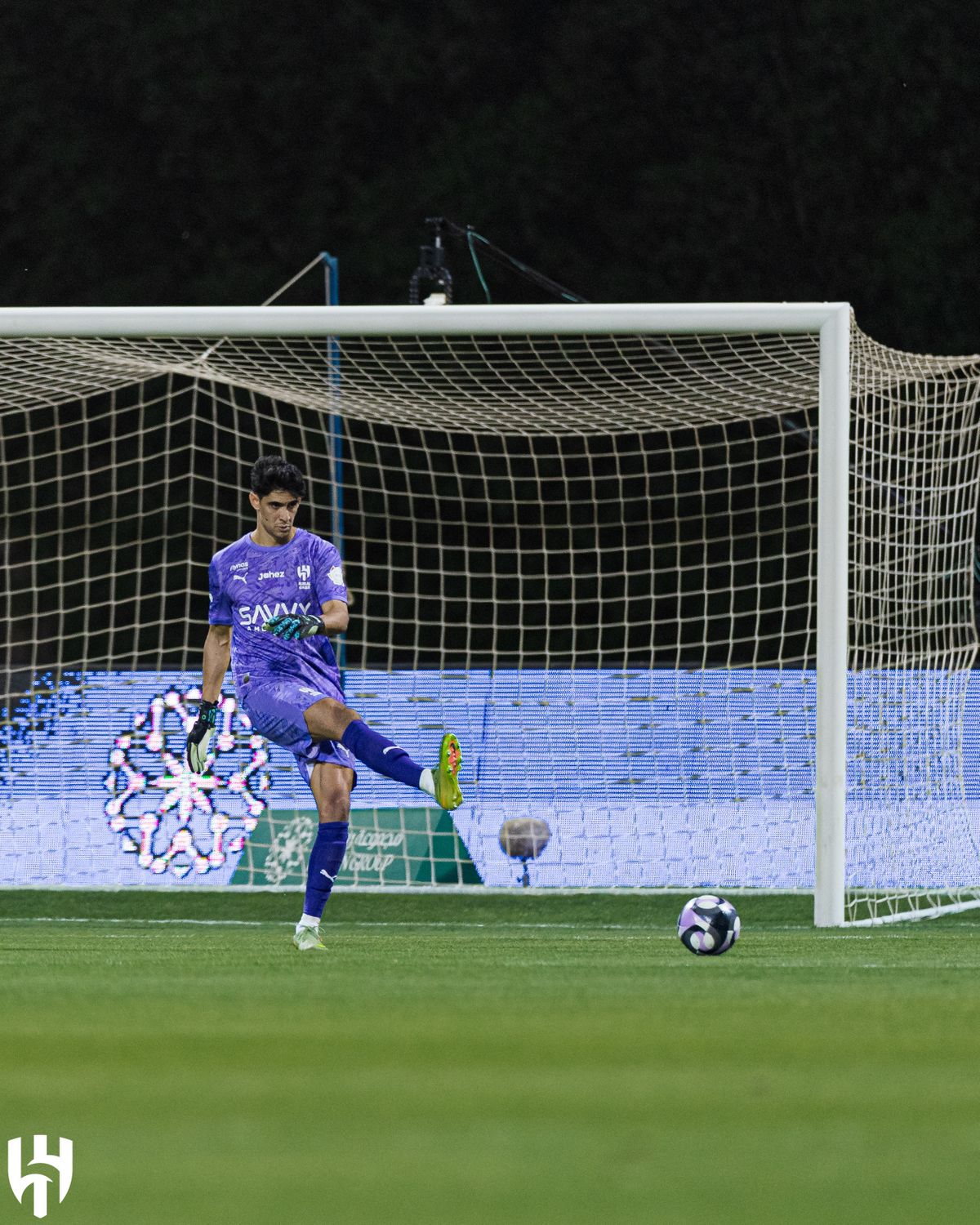 ياسين بونو - الصورة من حساب نادي الهلال على منصة اكس - @Alhilal_FC