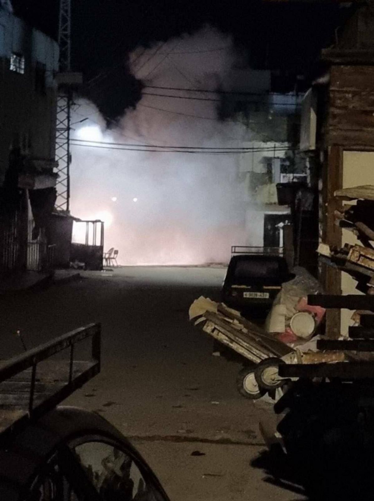  لحظة استهداف آلية عسكرية بعبوة ناسفة شديدة الانفجار في المنطقة الشرقية بنابلس.