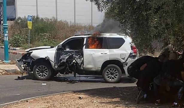 انفجار سيارة في الرملة، أسفر عن إصابة رجل بجراحٍ خطيرة 