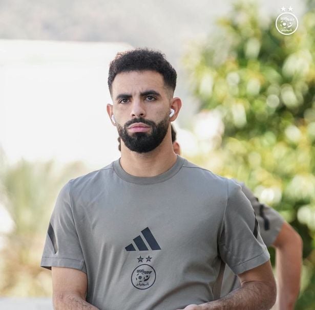 آيت نوري، الصورة من الحساب الرسمي لمنتخب الجزائر على فيسبوك- Équipe d'Algérie de football﻿