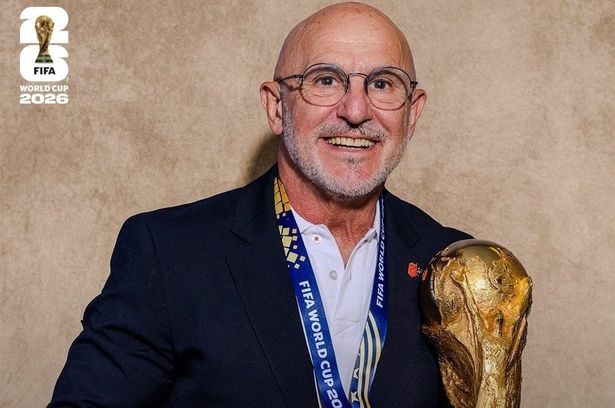 دي لا فوينتي، مدرب منتخب إسبانيا، الصورة من الحساب الرسمي لفيفا على منصة إكس- @FIFAcom