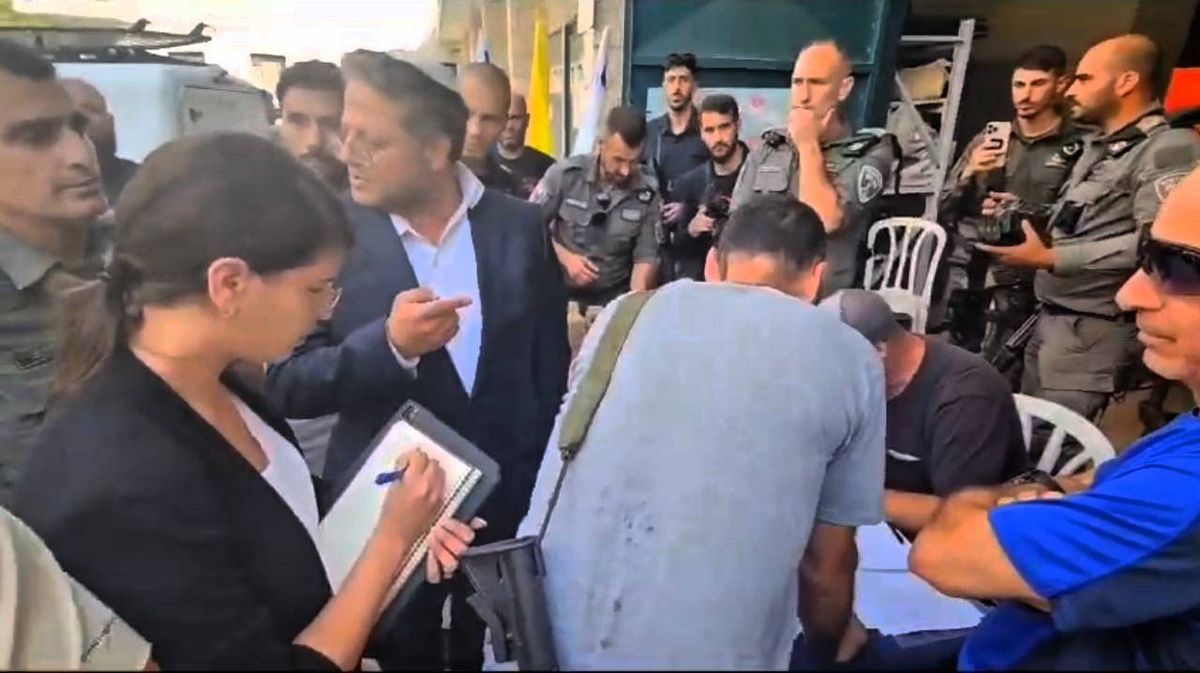 ما يزيد عن اربعين الفا من طلبات الحصول على تراخيص لحمل الأسلحة، قدمت منذ بدء الحرب