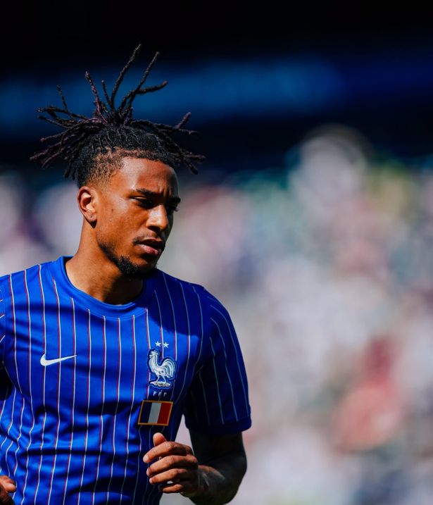 أوليسيه، الصورة من الحساب الرسمي لمنتخب فرنسا على فيسبوك- Équipe de France de Football﻿