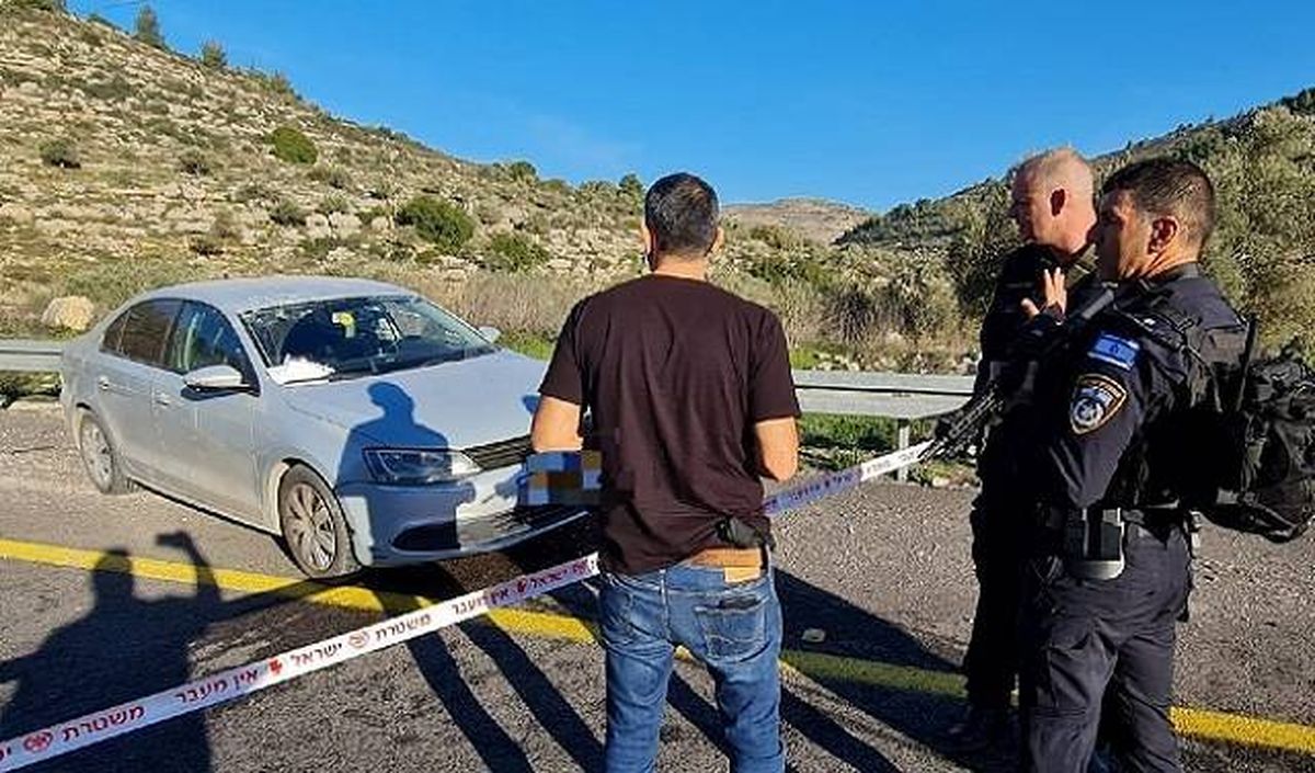 اعتقال طبيبان وممرض بشبهة تنفيذ عملية إطلاق النار صباح الأحد قرب رام الله