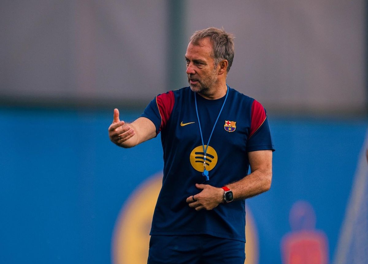 هانز فليك، مدرب برشلونة، الصورة من الحساب الرسمي للنادي على منصة إكس- @FCBarcelona