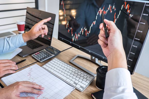 الاستثمار والتداول في البورصة في ظل هبوط أسعار الأسهم منذ بداية عام 2023 - نصائح ومعطيات