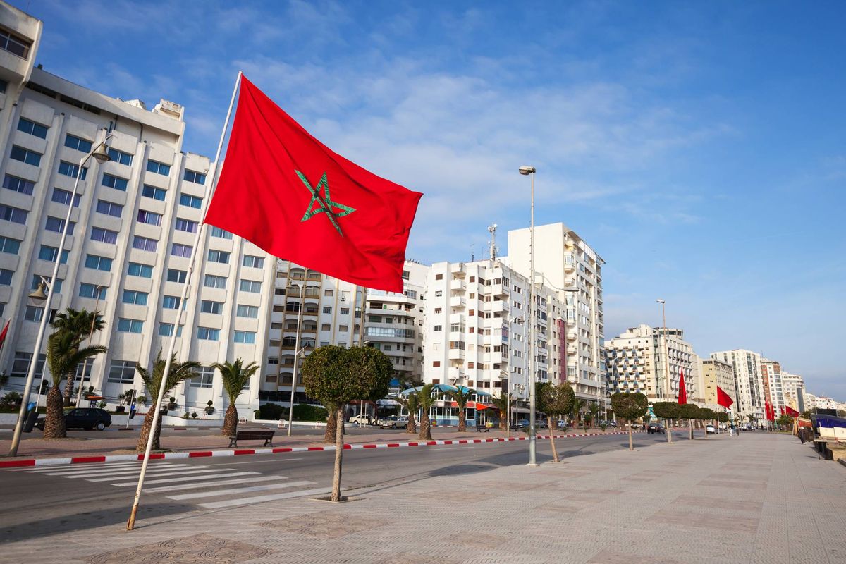 عاهل المغرب يوجه بإرسال 40 طنا من المواد الغذائية لغزة وألف وجبة يوميًا للمقدسيين..