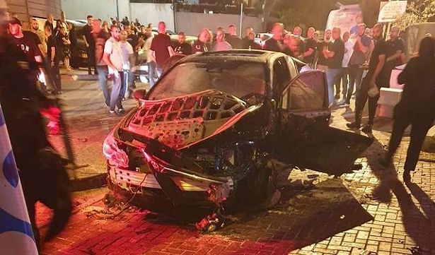 الطيبة: إصابة شاب بجراح خطيرة اثر انفجار مركبة