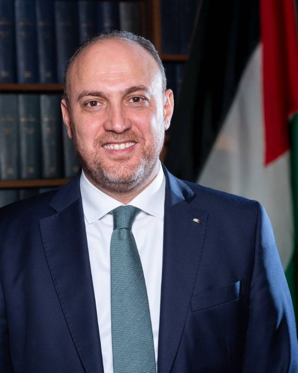 "نخوض حربًا إعلامية شرسة لتثبيت روايتنا" - السفير حسام زملط من لندن!