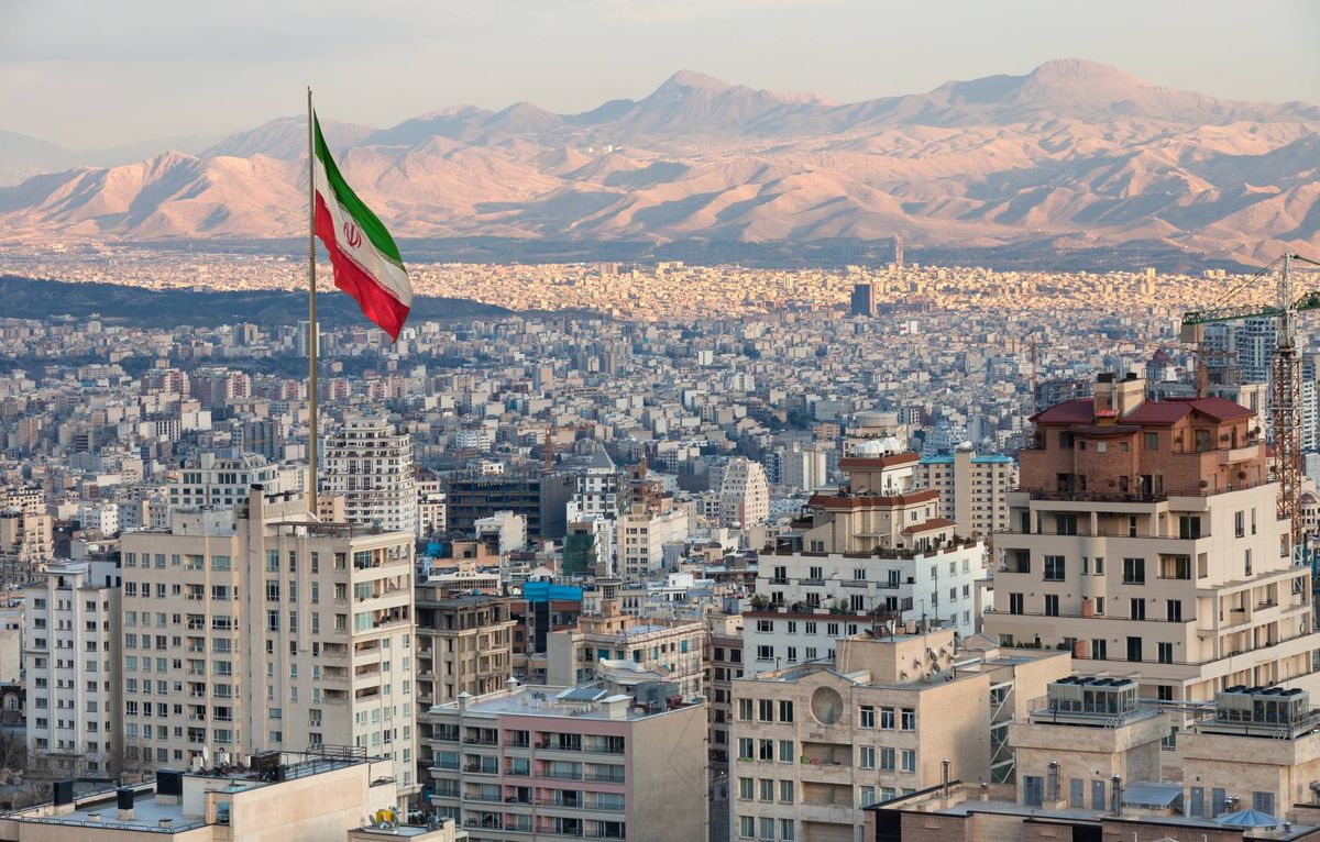 الشرطة الإيرانية تعتقل عددا من داعش  كانوا يخططون لتنفیذ عملیة انتحاریة