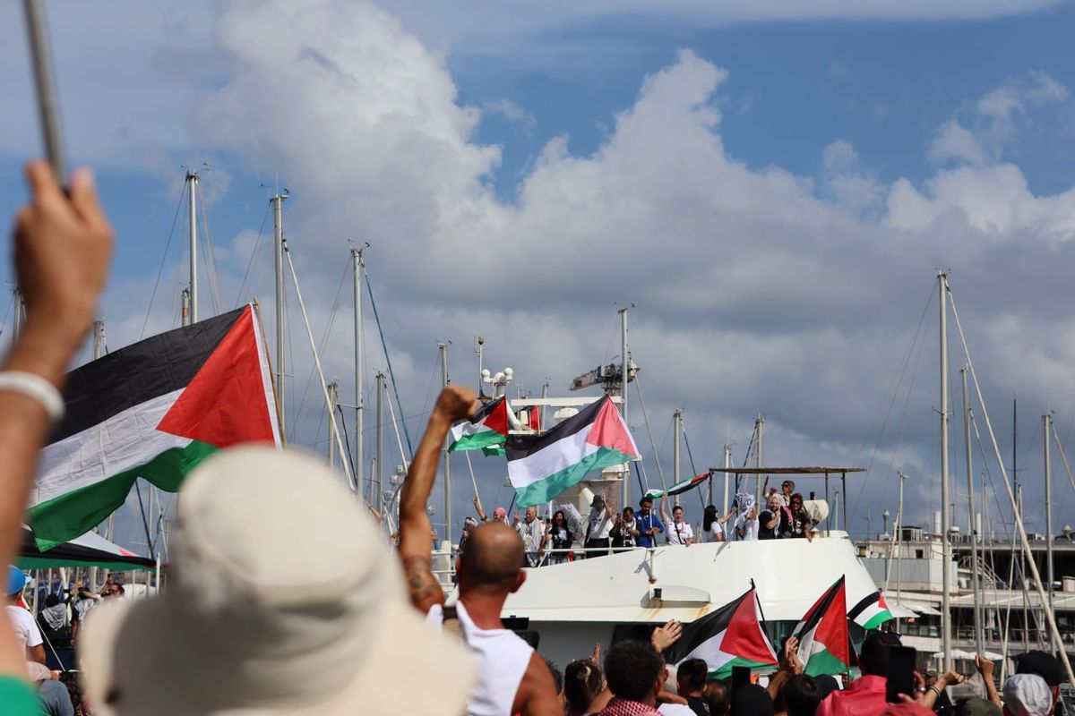 أسطول الصمود| إسرائيل تعترض السفن ومركز عدالة يلتقي النشطاء في ميناء أشدود