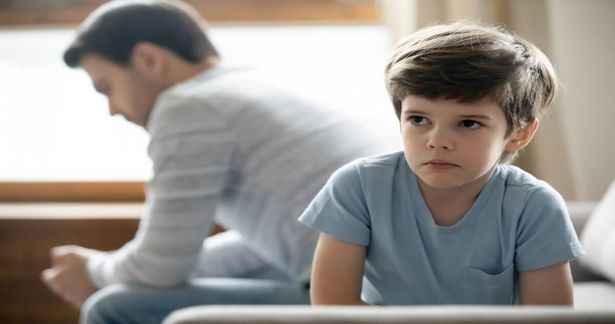 اكتئاب الأطفال والمراهقين.. تغيرات مزاجية أم مرض يجب علاجه؟