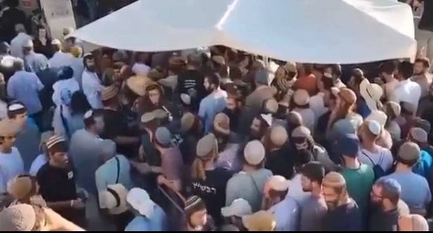 حتى هذه اللحظة: أكثر من 1500 مستوطن يقتحم الأقصى