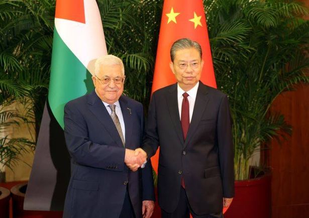 الرّئيس الفلسطيني "محمود عبّاس" يلتقي برئيس الصين "ليجي زهاو"