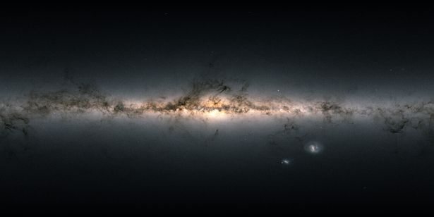 خريطة السماء الكاملة بالضوء المرئي من بيانات تلسكوب غايا، يظهر فيها قرص درب التبانة (ESA/Gaia/DPAC، ويكيميديا كومنز، CC BY 4.0)