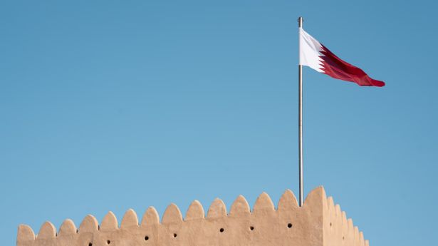 كيف تعاملت قطر مع محاولة اغتيال قيادات حماس في مجمع سكني؟
