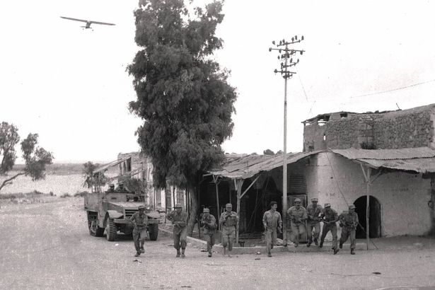   جنود إسرائيليون في بئر السبع - 20 أكتوبر 1948 
