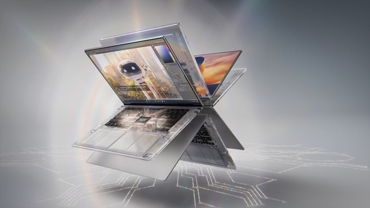 صورة ترويجية لحاسوب محمول من فئة RTX Spark بشاشة قابلة للطي مع إظهار مكوناته الداخلية (إنفيديا)