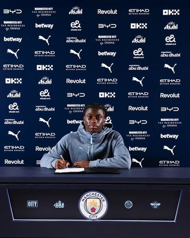 جيريمي مونجا، الصورة من الحساب الرسمي لنادي مانشستر سيتي- @ManCity
