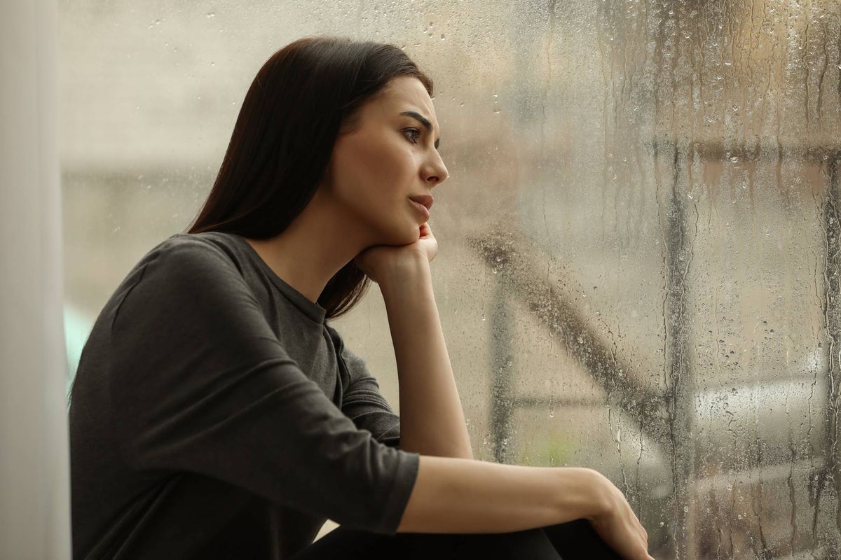 الاكتئاب الموسمي.. ضيف ثقيل يتسلل بين الفصول