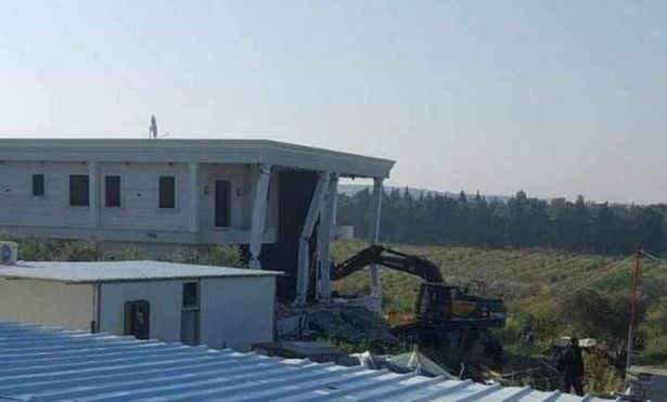 هدم منزل في كفر قرع رغم أمر يقضي بوقف التنفيذ
