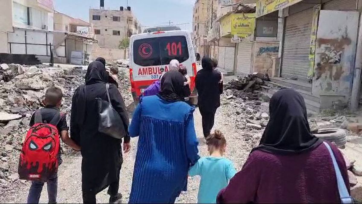 توضيحة  - وسائل التواصل