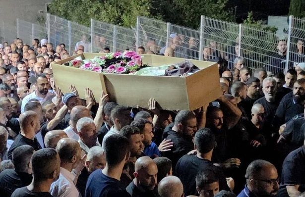 جنازة كبيرة لياسر أبو الهيجاء في طمرة 
شهرد عيان - استعمال وفق ٢٧أ لحقوق التشر 