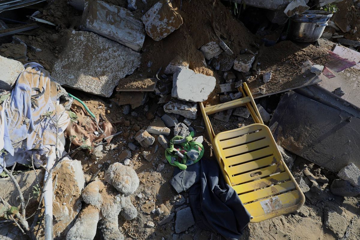 نادي الأسير الفلسطيني: انتشال جثامين 30 ضحية مكبلين شمالي غزة 

