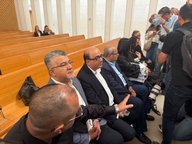 من جلسة المحكمة العليا لبحث طلبات شطب قيادات وأحزاب عربية