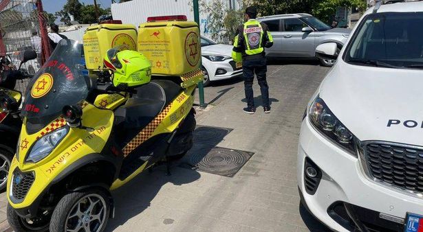 أصيب شابٌ ثلاثيني بجروح خطيرة، إثر شجار وقع في مدينة إيلات.