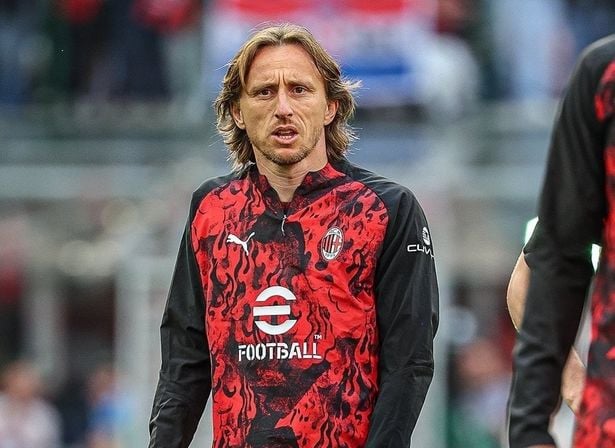 لوكا مودريتش، الصورة من الحساب الرسمي لنادي إيه سي ميلان على منصة إكس- @acmilan