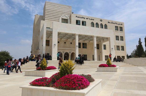 إحدى كليات ومباني الجامعة العربية الأمريكية في فلسطين.

المصدر: ويكيميديا كومنز