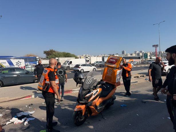من مكان الحادث - تم نشرها حسب البند 27 أ من قانون حقوق النشر
