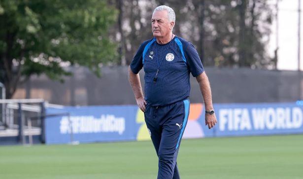 جوستافو ألفارو، مدري منتخب باراغواي، الصورة من الحساب الرسمي لمنتخب بارغواي على فيسبوك- Selección Paraguaya de Fútbol