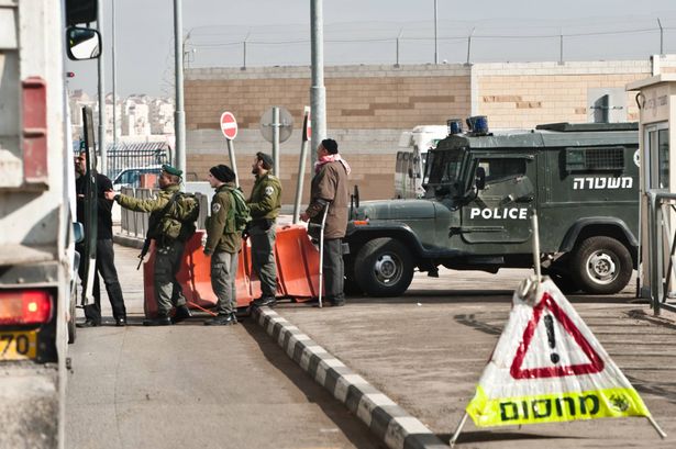 اعتقال أكثر من 90 فلسطينيًا في مدن الضفة الغربية